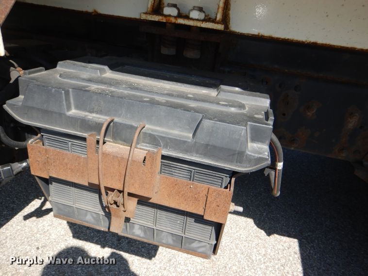 image for item DG4980 2012 Isuzu NQR refuse truck