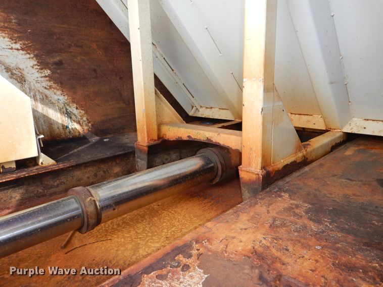 image for item DG4980 2012 Isuzu NQR refuse truck