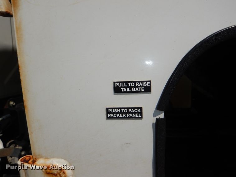 image for item DG4980 2012 Isuzu NQR refuse truck