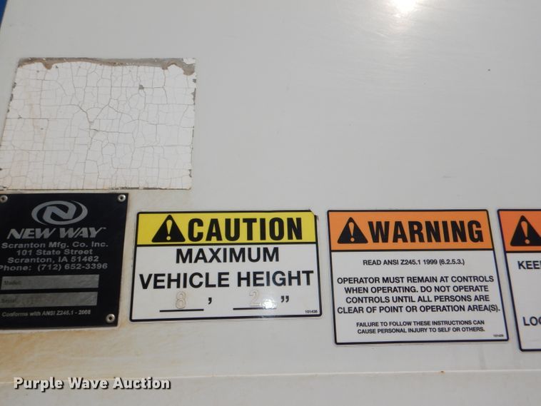 image for item DG4980 2012 Isuzu NQR refuse truck