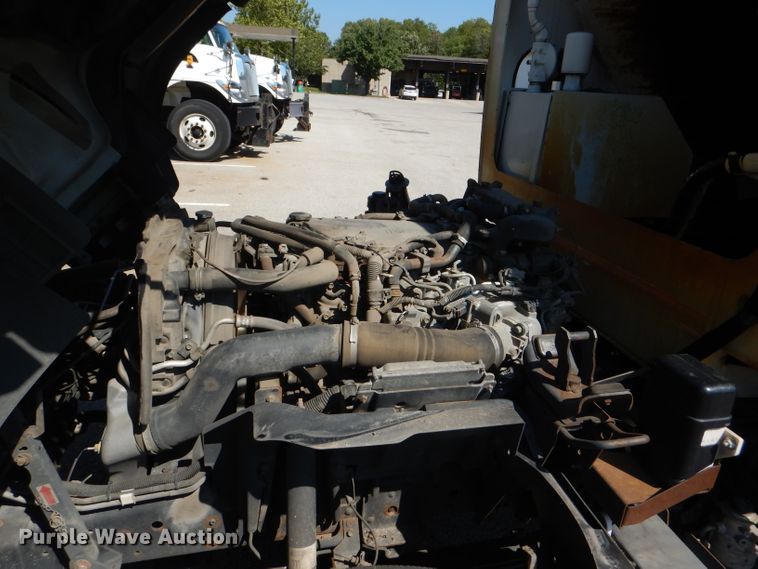 image for item DG4980 2012 Isuzu NQR refuse truck