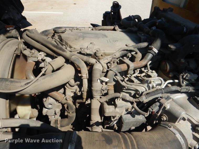 image for item DG4980 2012 Isuzu NQR refuse truck