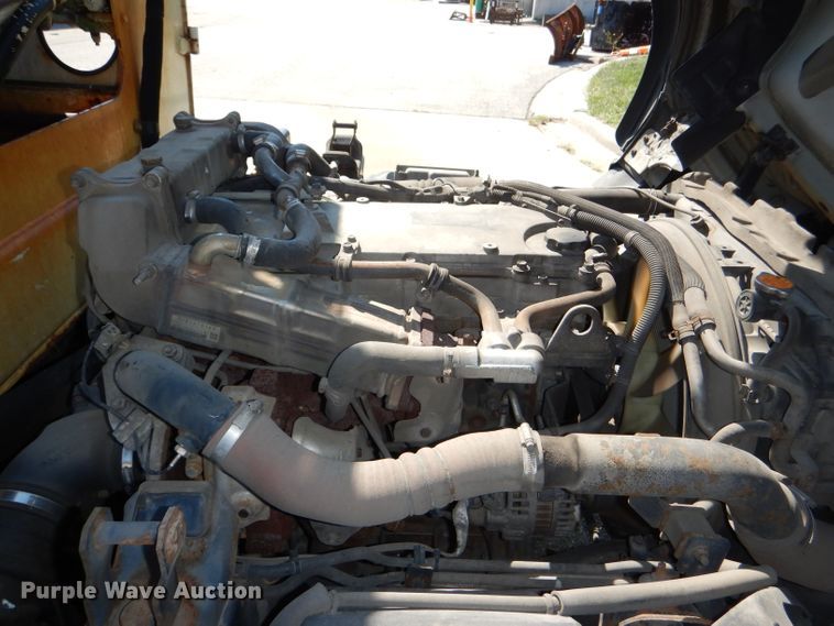 image for item DG4980 2012 Isuzu NQR refuse truck