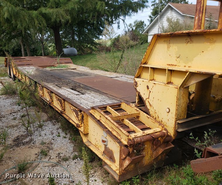 image for item DG7560 1993 Holden HGE44235 lowboy equipment trailer