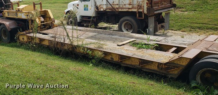 image for item DG7560 1993 Holden HGE44235 lowboy equipment trailer