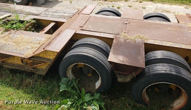 image for item DG7560 1993 Holden HGE44235 lowboy equipment trailer