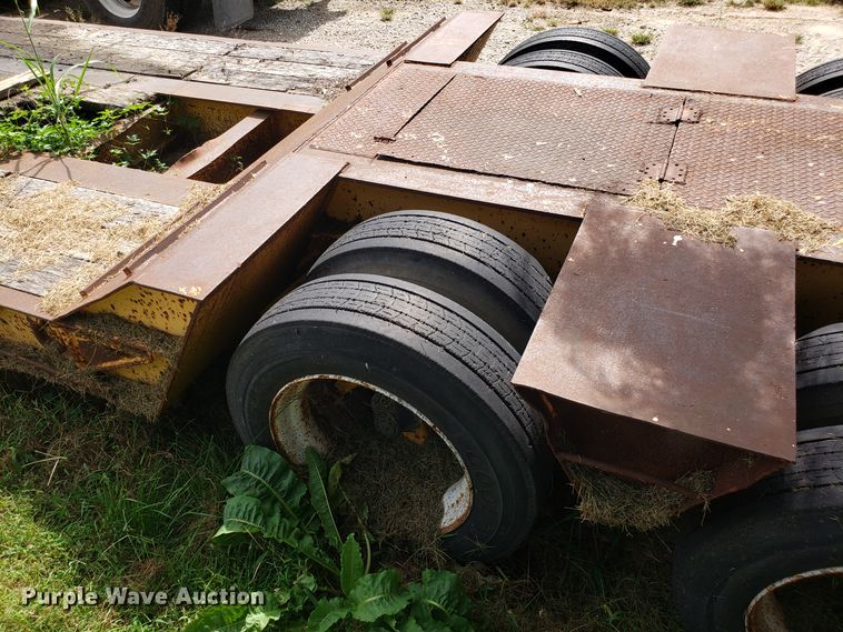 image for item DG7560 1993 Holden HGE44235 lowboy equipment trailer