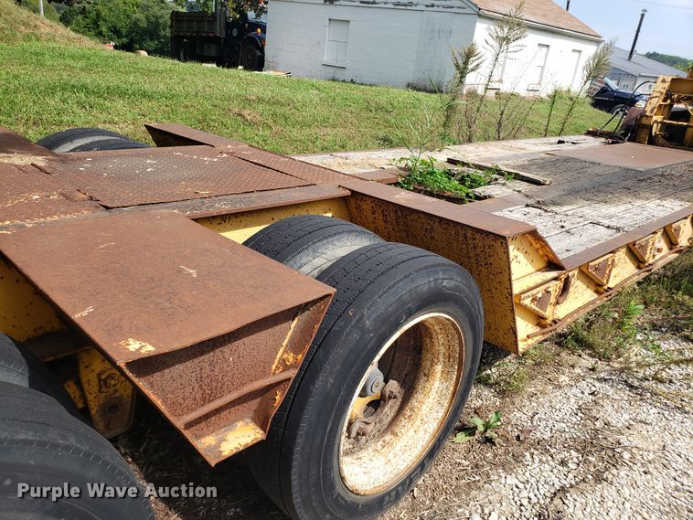 image for item DG7560 1993 Holden HGE44235 lowboy equipment trailer