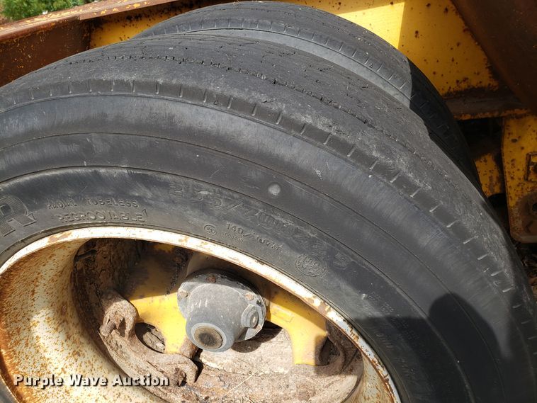 image for item DG7560 1993 Holden HGE44235 lowboy equipment trailer