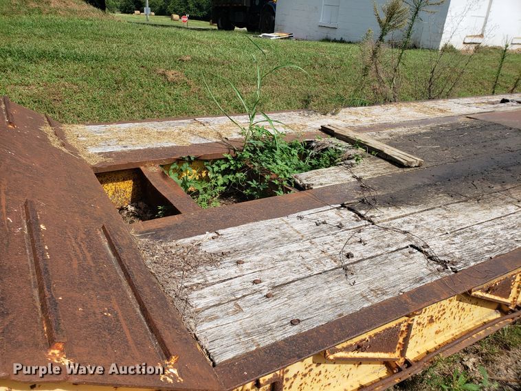 image for item DG7560 1993 Holden HGE44235 lowboy equipment trailer