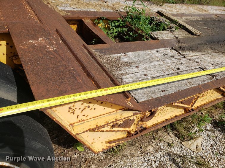 image for item DG7560 1993 Holden HGE44235 lowboy equipment trailer