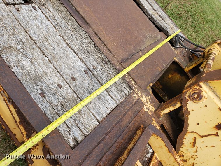 image for item DG7560 1993 Holden HGE44235 lowboy equipment trailer