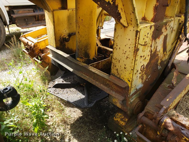 image for item DG7560 1993 Holden HGE44235 lowboy equipment trailer