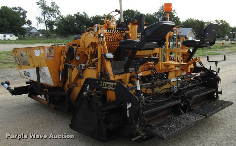 image for item DG8092 2004 LeeBoy L8500T paver