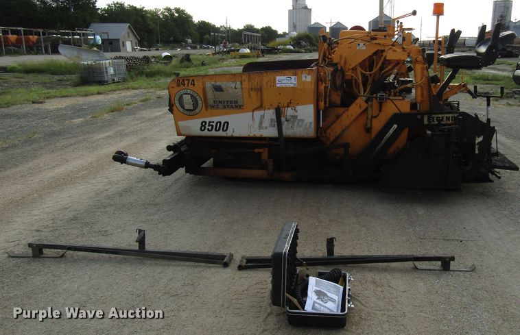 image for item DG8092 2004 LeeBoy L8500T paver