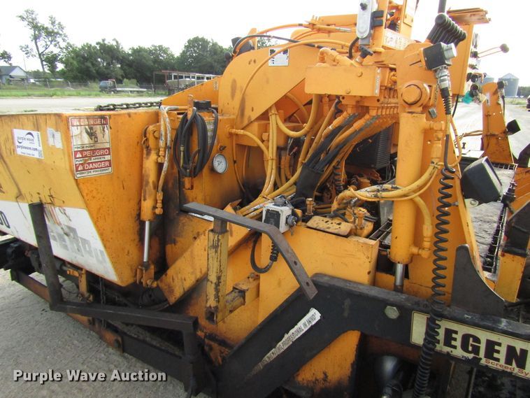 image for item DG8092 2004 LeeBoy L8500T paver