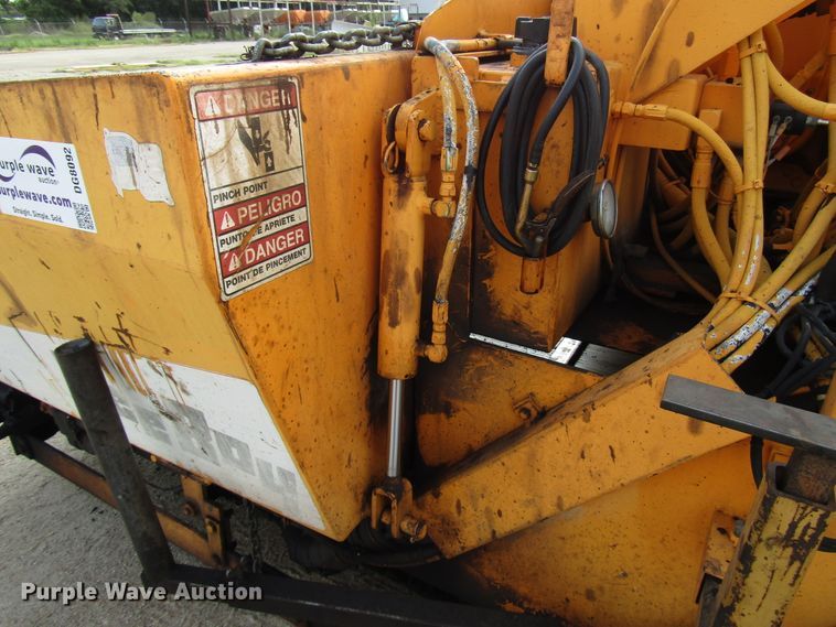 image for item DG8092 2004 LeeBoy L8500T paver