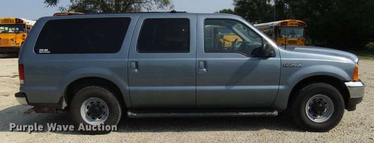 image for item DG8096 2001 Ford Excursion SUV