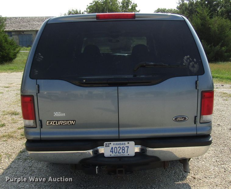 image for item DG8096 2001 Ford Excursion SUV