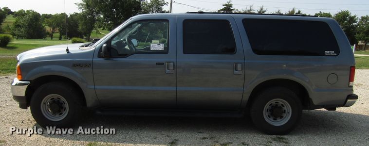 image for item DG8096 2001 Ford Excursion SUV