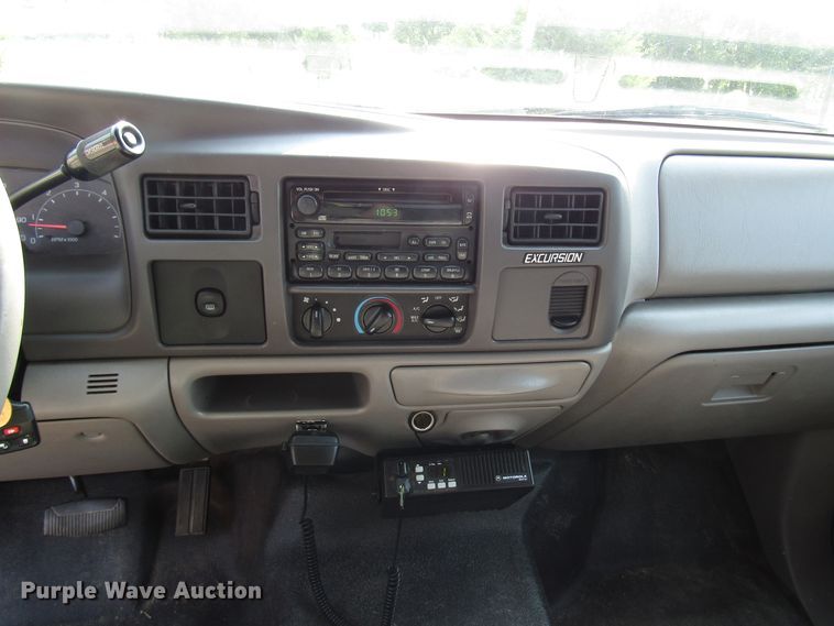 image for item DG8096 2001 Ford Excursion SUV