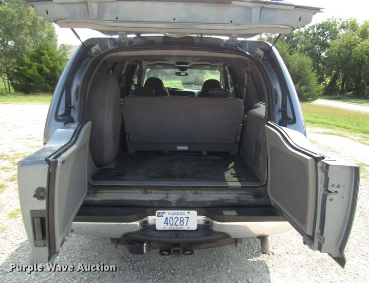 image for item DG8096 2001 Ford Excursion SUV