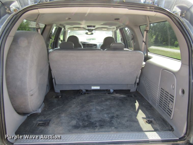 image for item DG8096 2001 Ford Excursion SUV