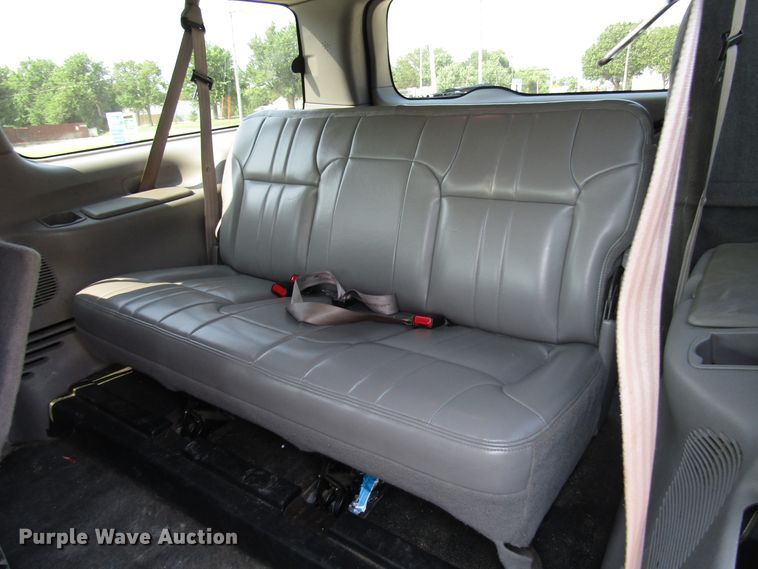 image for item DG8096 2001 Ford Excursion SUV