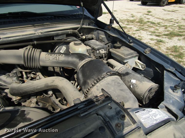 image for item DG8096 2001 Ford Excursion SUV