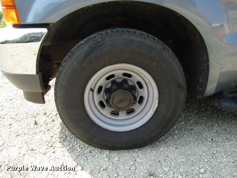 image for item DG8096 2001 Ford Excursion SUV