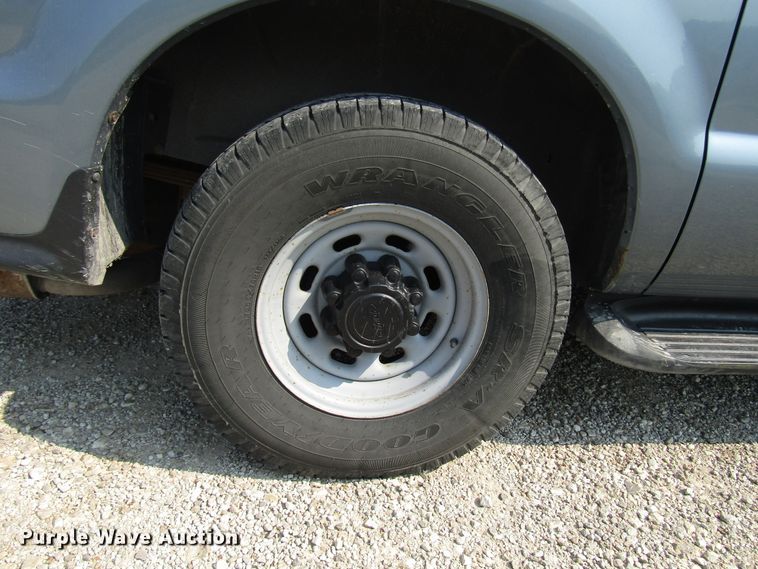 image for item DG8096 2001 Ford Excursion SUV