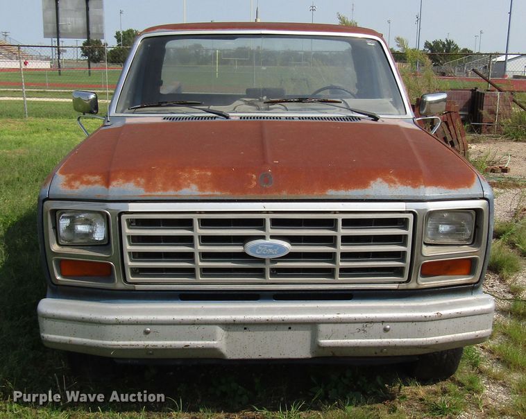 image for item DG8097 1985 Ford F150 pickup truck