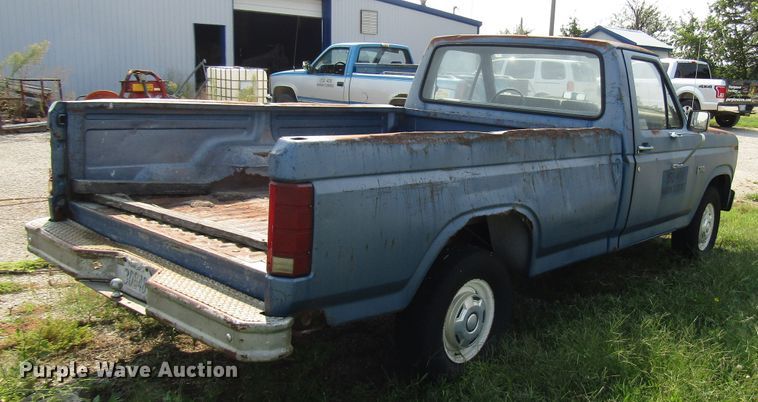 image for item DG8097 1985 Ford F150 pickup truck