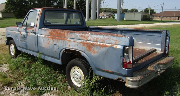 image for item DG8097 1985 Ford F150 pickup truck