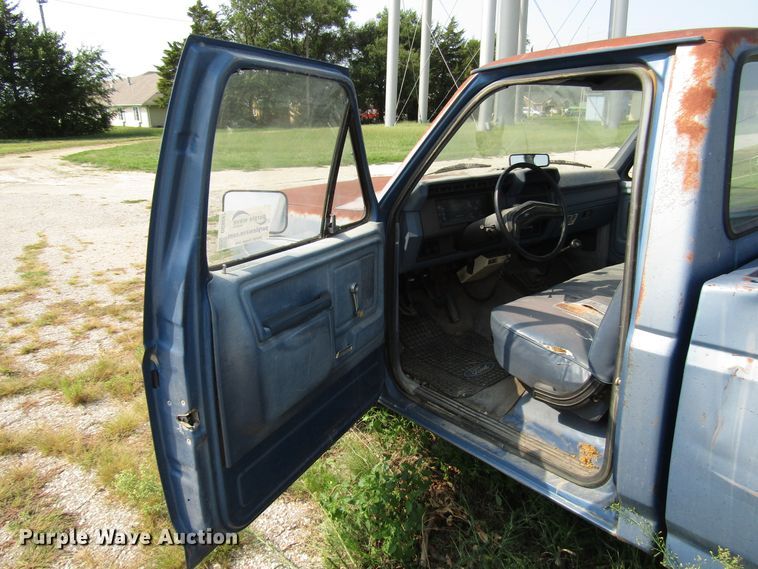 image for item DG8097 1985 Ford F150 pickup truck