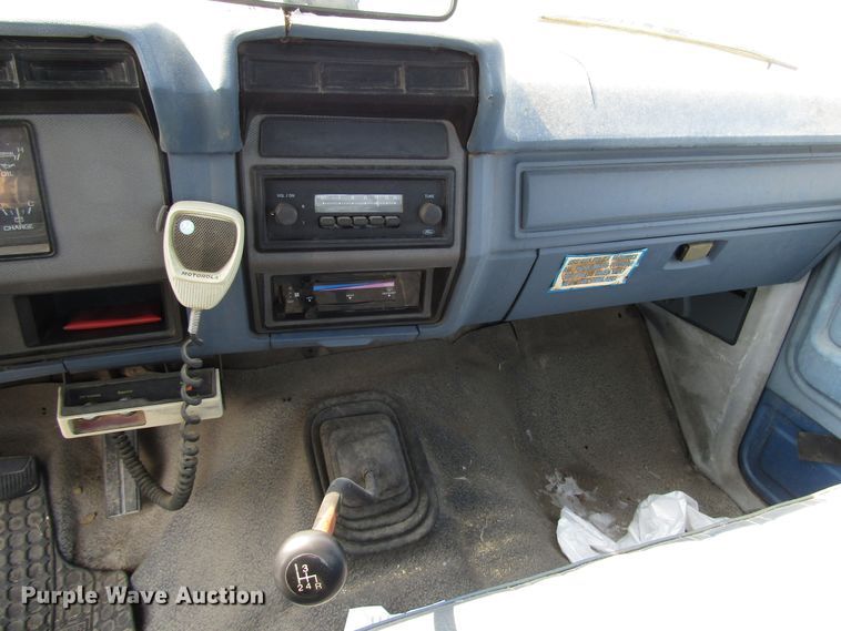 image for item DG8097 1985 Ford F150 pickup truck