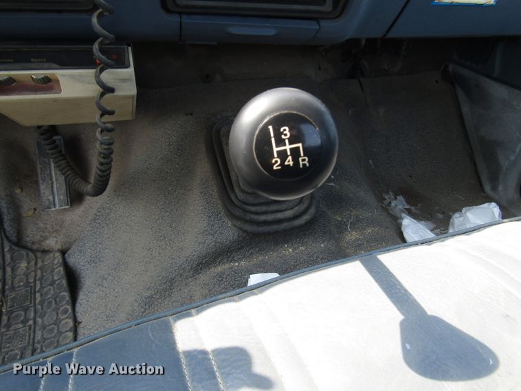 image for item DG8097 1985 Ford F150 pickup truck