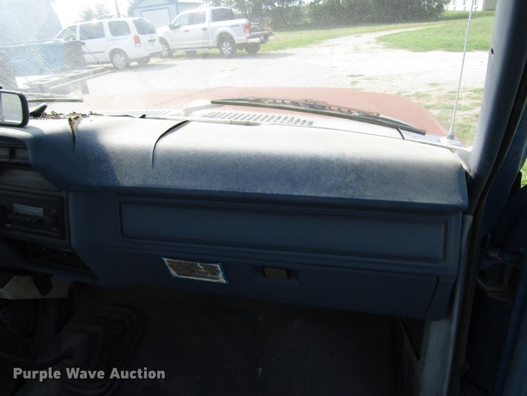 image for item DG8097 1985 Ford F150 pickup truck