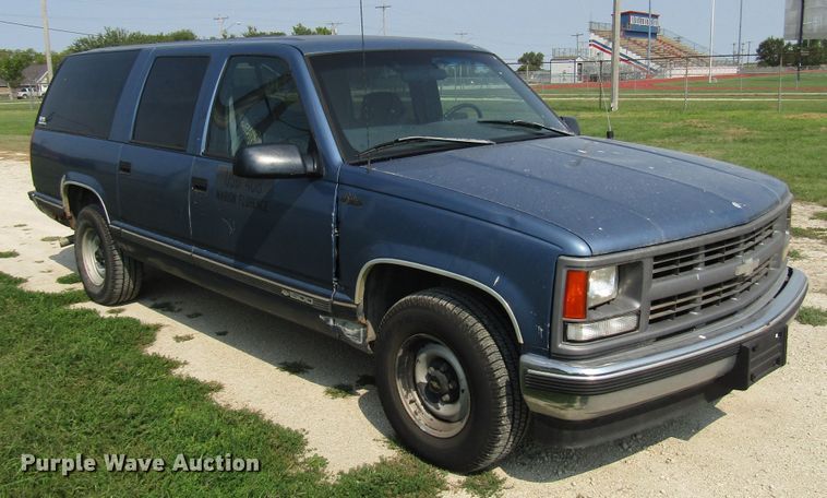 image for item DG8098 1997 Chevrolet Suburban C1500 SUV