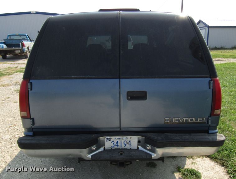 image for item DG8098 1997 Chevrolet Suburban C1500 SUV