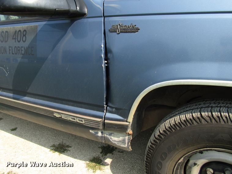 image for item DG8098 1997 Chevrolet Suburban C1500 SUV