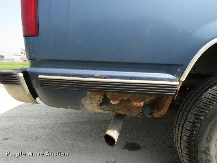 image for item DG8098 1997 Chevrolet Suburban C1500 SUV