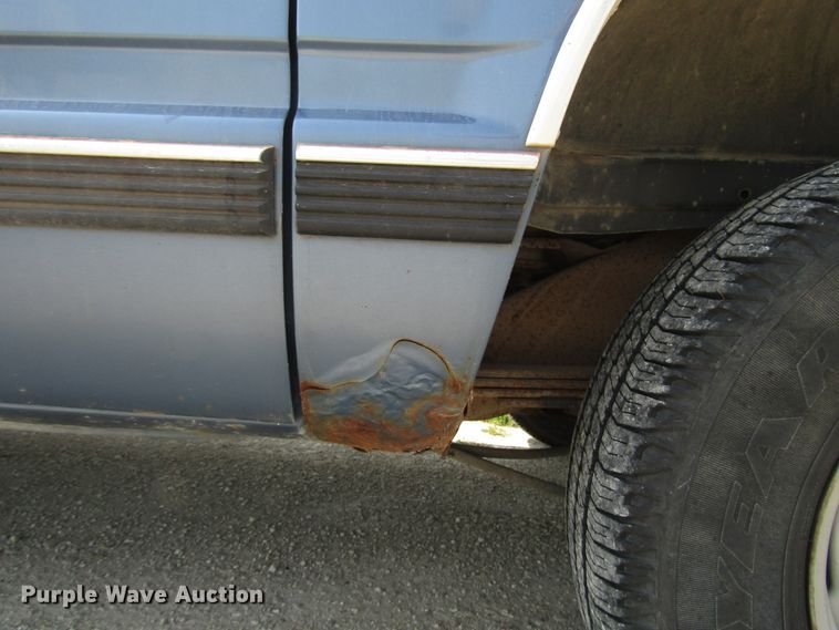 image for item DG8098 1997 Chevrolet Suburban C1500 SUV