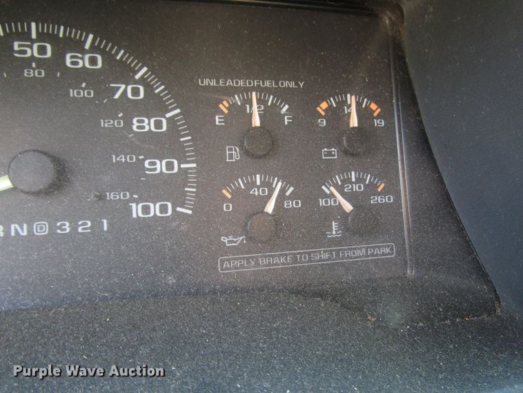 image for item DG8098 1997 Chevrolet Suburban C1500 SUV