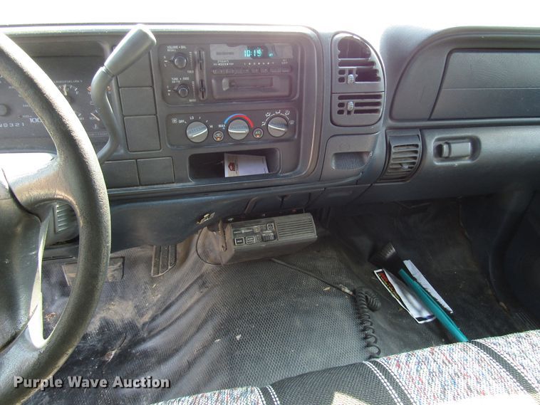 image for item DG8098 1997 Chevrolet Suburban C1500 SUV