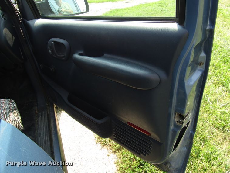 image for item DG8098 1997 Chevrolet Suburban C1500 SUV