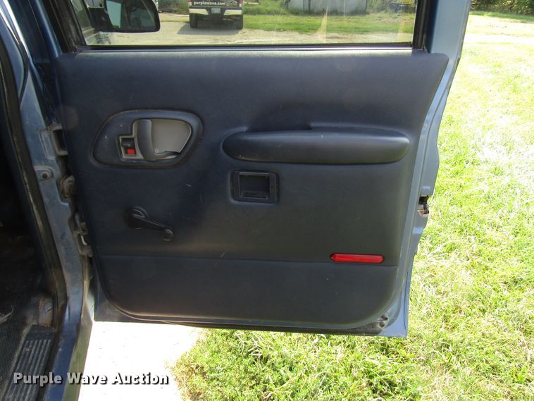 image for item DG8098 1997 Chevrolet Suburban C1500 SUV