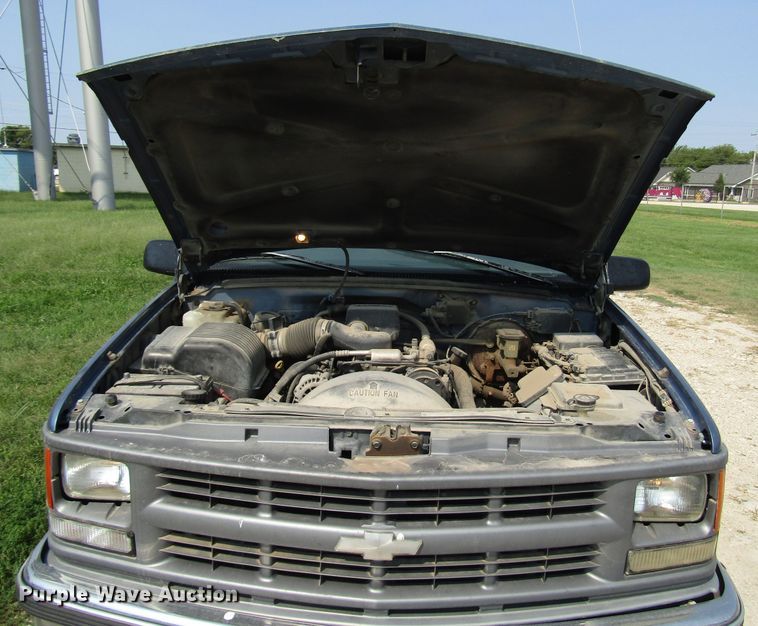 image for item DG8098 1997 Chevrolet Suburban C1500 SUV