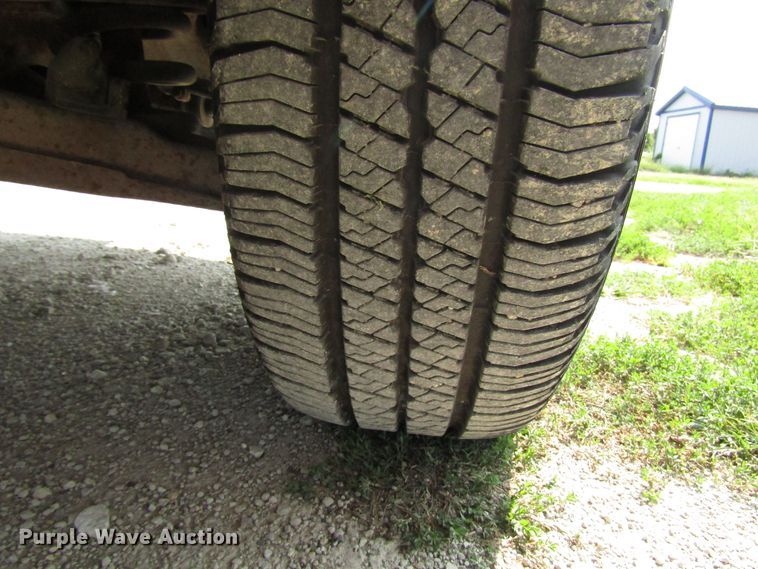 image for item DG8098 1997 Chevrolet Suburban C1500 SUV