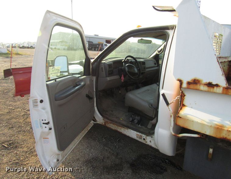 image for item DG8102 1999 Ford F450 Super Duty dump truck